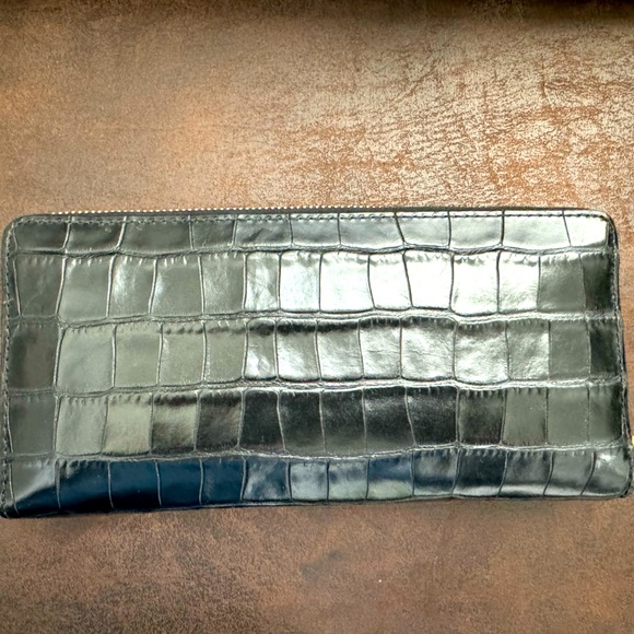 Michael Kors Croc Crossbody/wallet in great condition - Picture 12 of 14